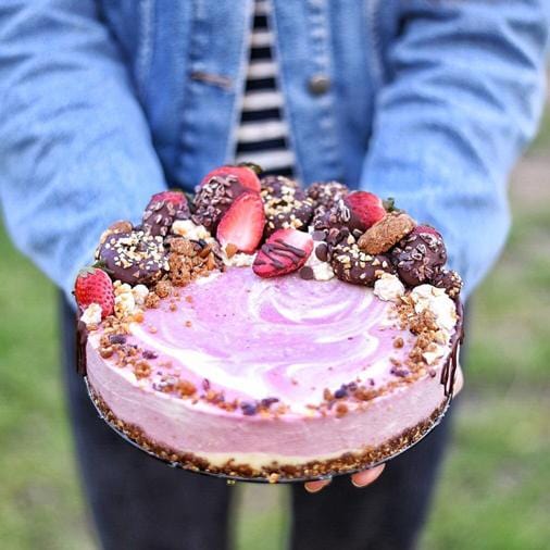 Raw Cake with Strawberries